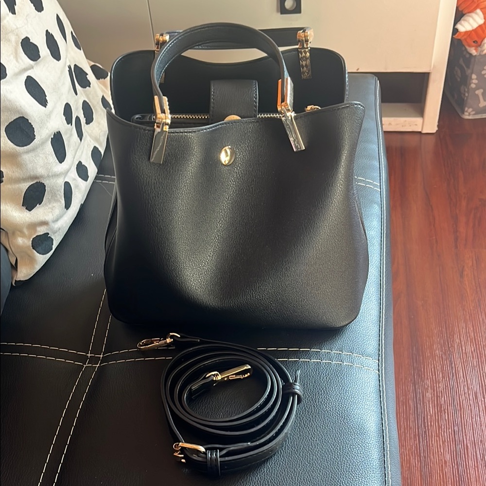 Elegant Black Leather Handbag